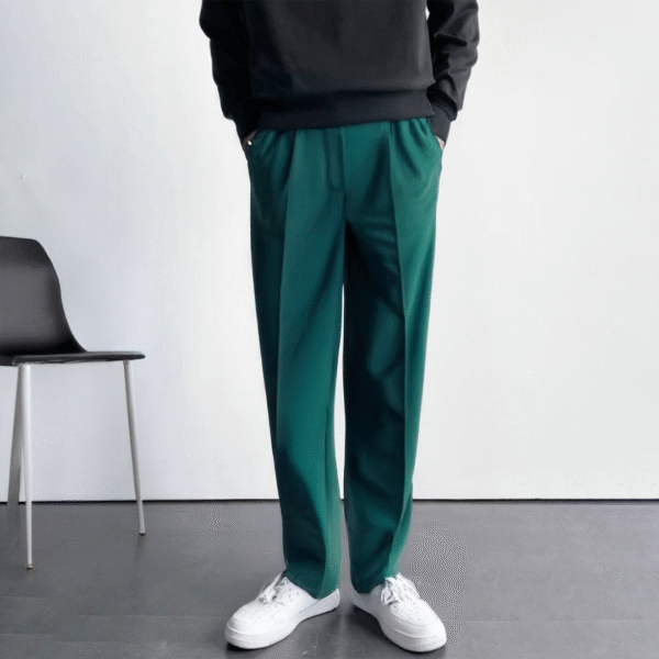 Men’s Relaxed Fit Trouser in Bottle Green for Ultimate Comfort